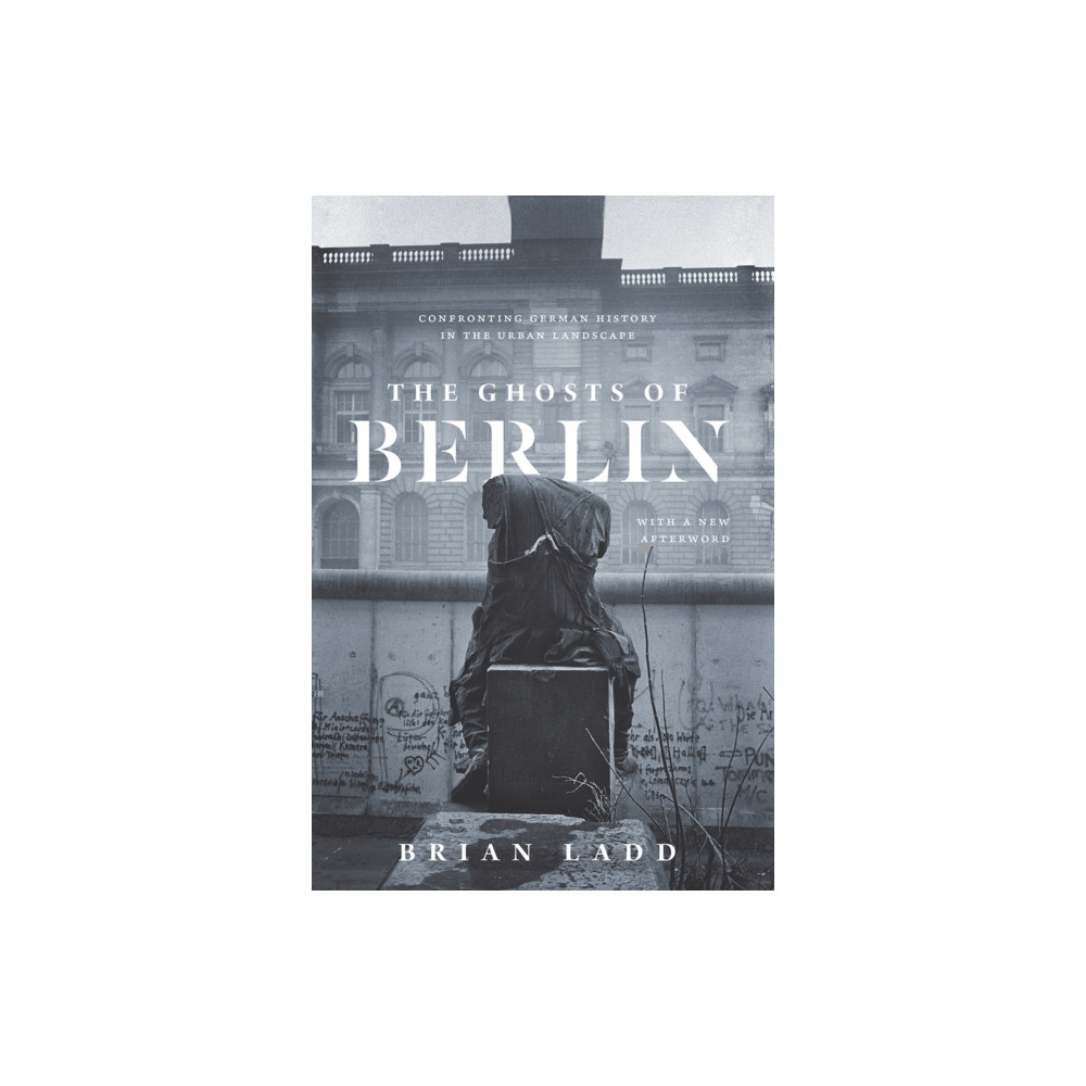 Produktbild för The Ghosts of Berlin (häftad, eng)