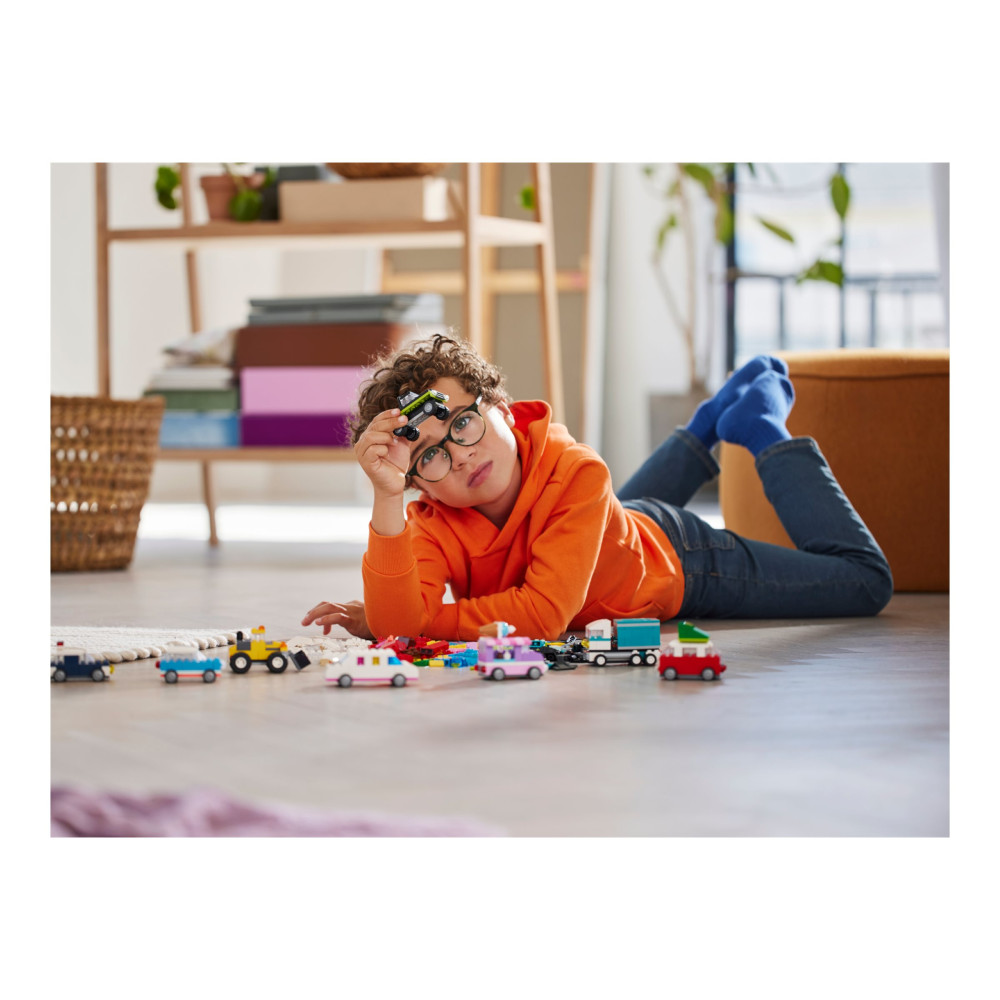 Produktbild för LEGO CLASSIC 11036 - Creative Vehicles - byggsats