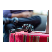 Produktbild för HP Poly Voyager Focus 2-M - headset - USB-C via Bluetooth-adapter
