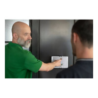 Produktbild för Compulocks Universal Tablet Cling Wall Mount VESA Compatible monteringssats - för surfplatta - svart