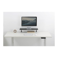 Produktbild för StarTech.com Monitor Riser Stand - Clamp-on Monitor Shelf for Desk - Extra Wide 25.6" (65 cm) For up to 34" Monitors - Black (MNRISERCLMP) monteringssats - för Bildskärm - svart