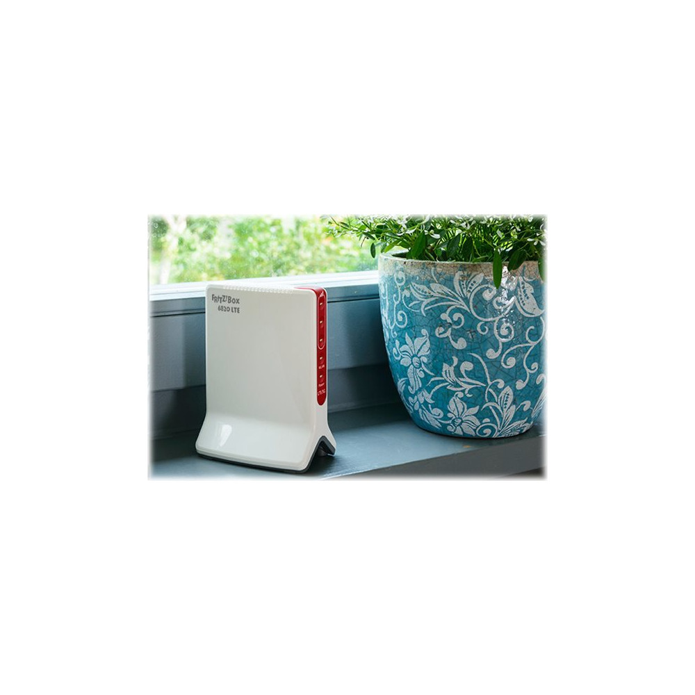 Produktbild för FRITZ!Box 6820 LTE - trådlös router - WWAN - Wi-Fi - skrivbordsmodell