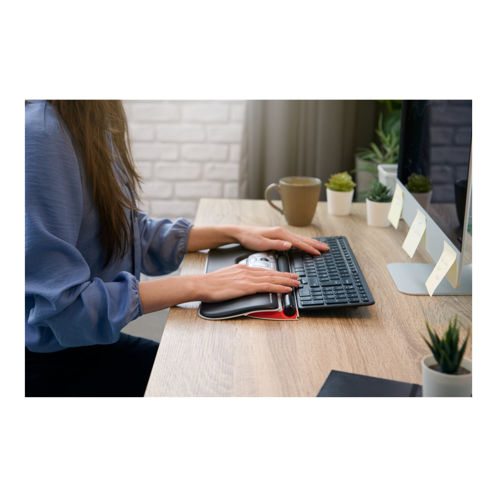 Produktbild för Contour RollerMouse Red - centrerad mus