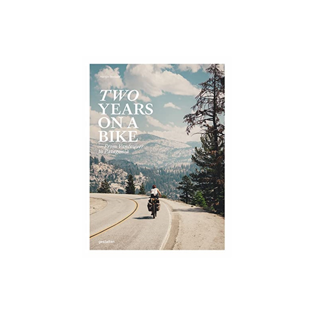 Produktbild för Two Years on a Bike (inbunden, eng)