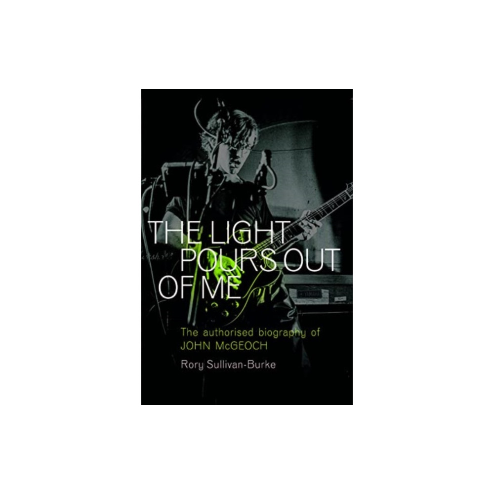 Produktbild för The Light Pours Out of Me (häftad, eng)