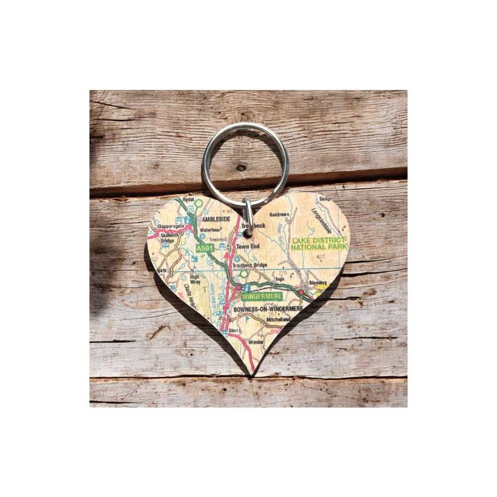 Produktbild för OS Map Wooden Heart Key-ring - Lake District National Park