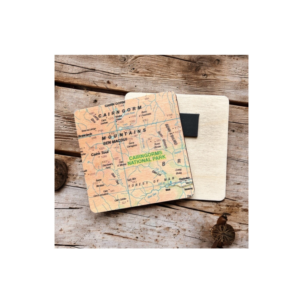 Produktbild för OS Map Wooden Square Magnet - Cairngorms National Park