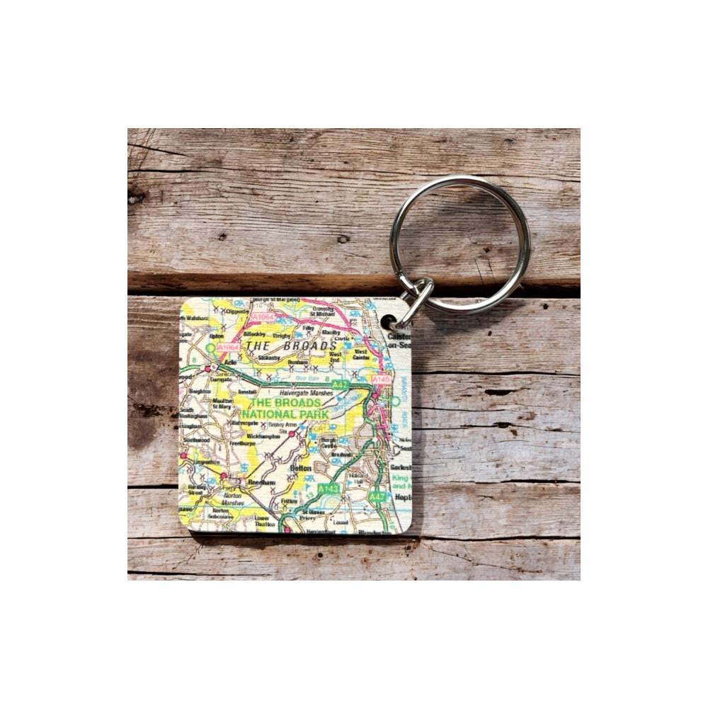 Produktbild för OS Map Wooden Square Key-ring - The Broads