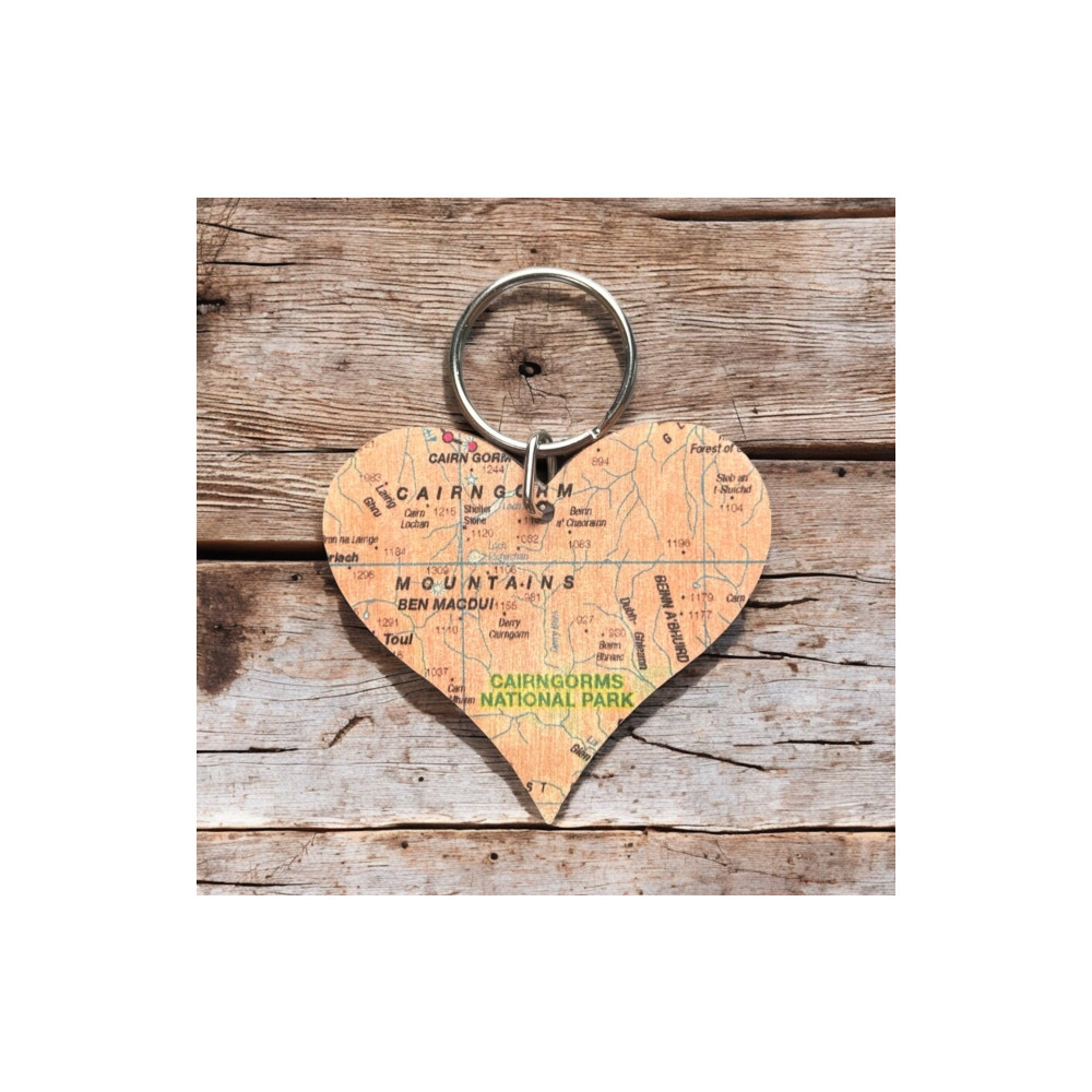 Produktbild för OS Map Wooden Heart Key-ring - Cairngorms National Park