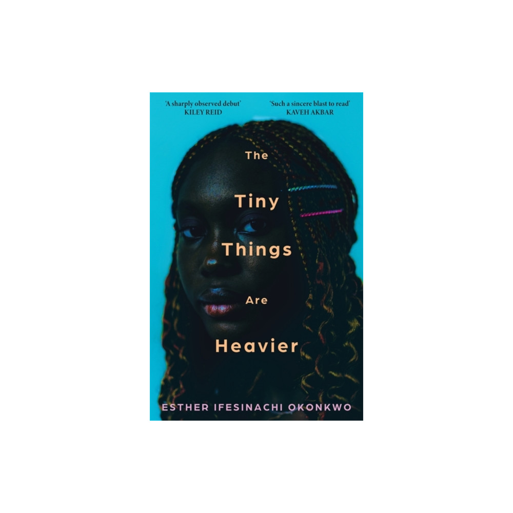 Produktbild för The Tiny Things Are Heavier (inbunden, eng)