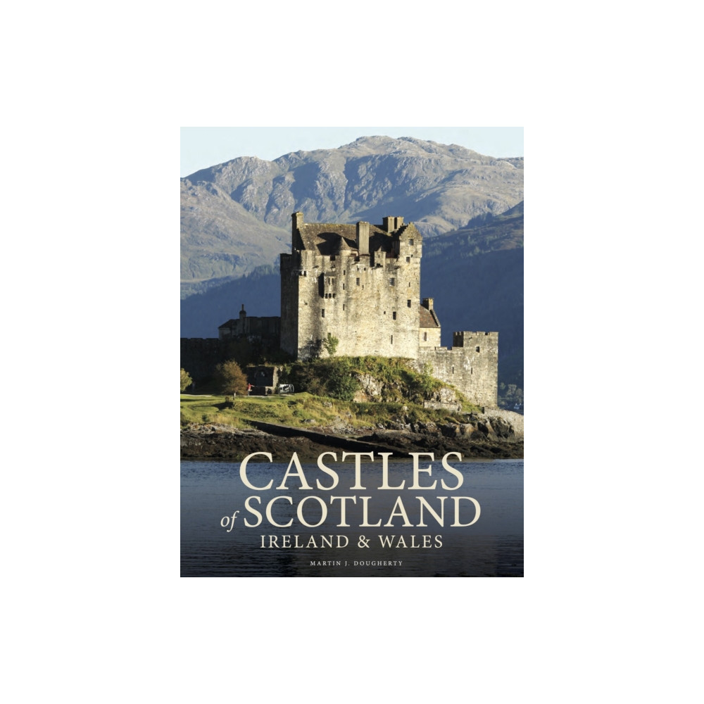 Produktbild för Castles of Scotland, Ireland & Wales (inbunden, eng)