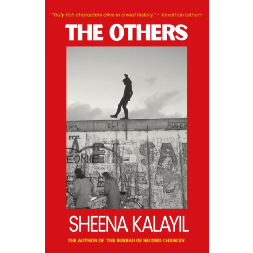 Fly on the Wall Press The Others (häftad, eng)