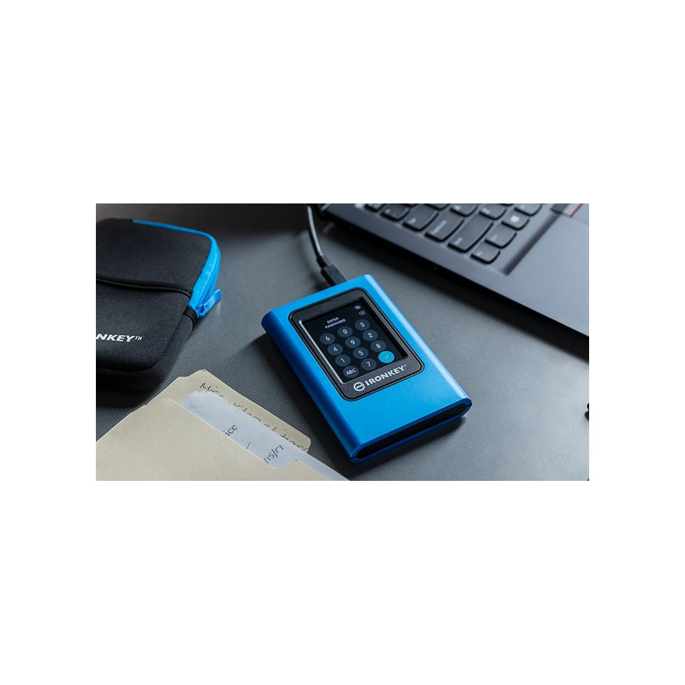 Produktbild för Kingston IronKey Vault Privacy 80 - SSD - 960 GB - USB 3.2 Gen 1 - TAA-kompatibel