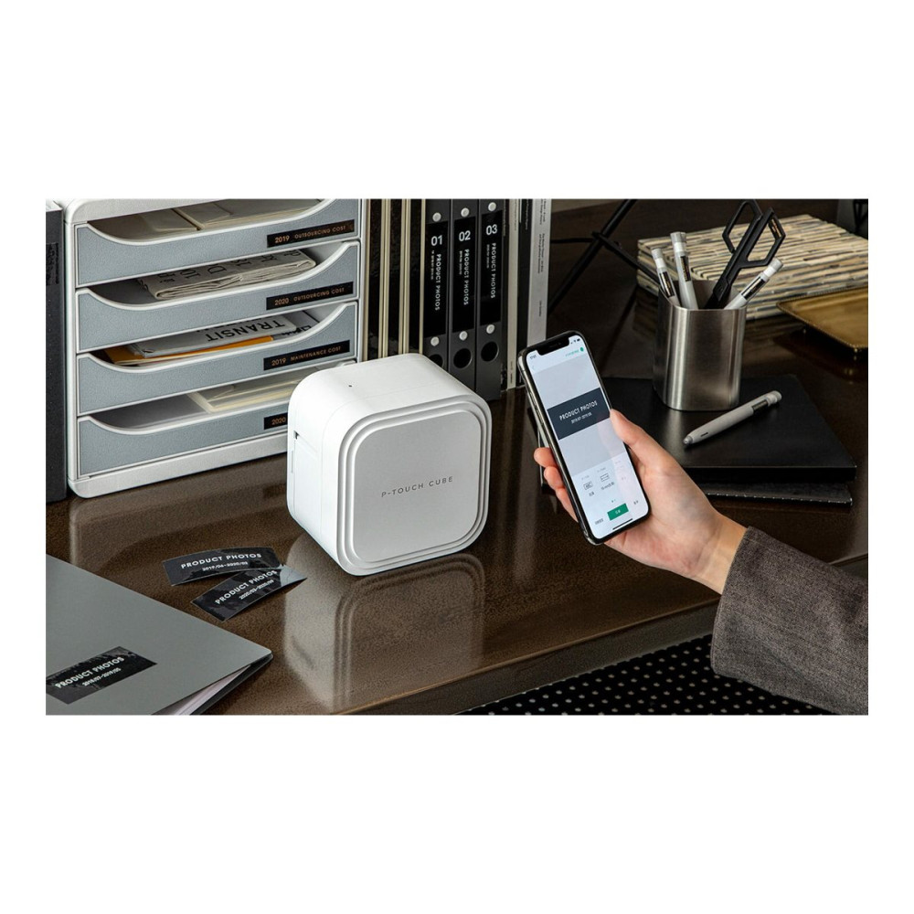 Produktbild för Brother P-Touch Cube Pro PT-P910BT - etikettskrivare - svartvit - termisk överföring