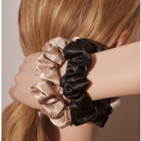 Produktbild för Philip B - Klassisk champagne-scrunchie