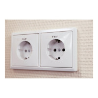 Produktbild för Brother TZe-111 - bandlaminat - 1 kassett(er) - Rulle (0,6 cm x 8 m)