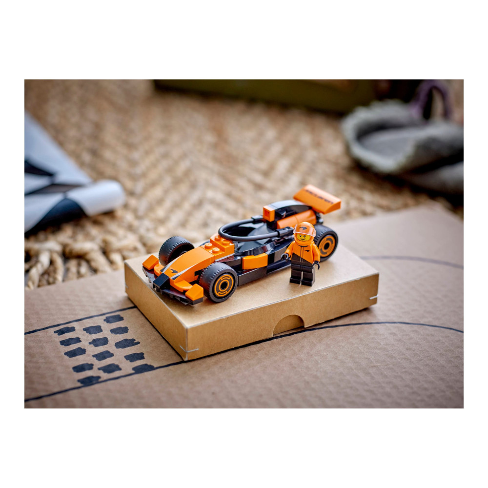 Produktbild för LEGO City 60442 - F1-förare med McLaren-racerbils - byggsats