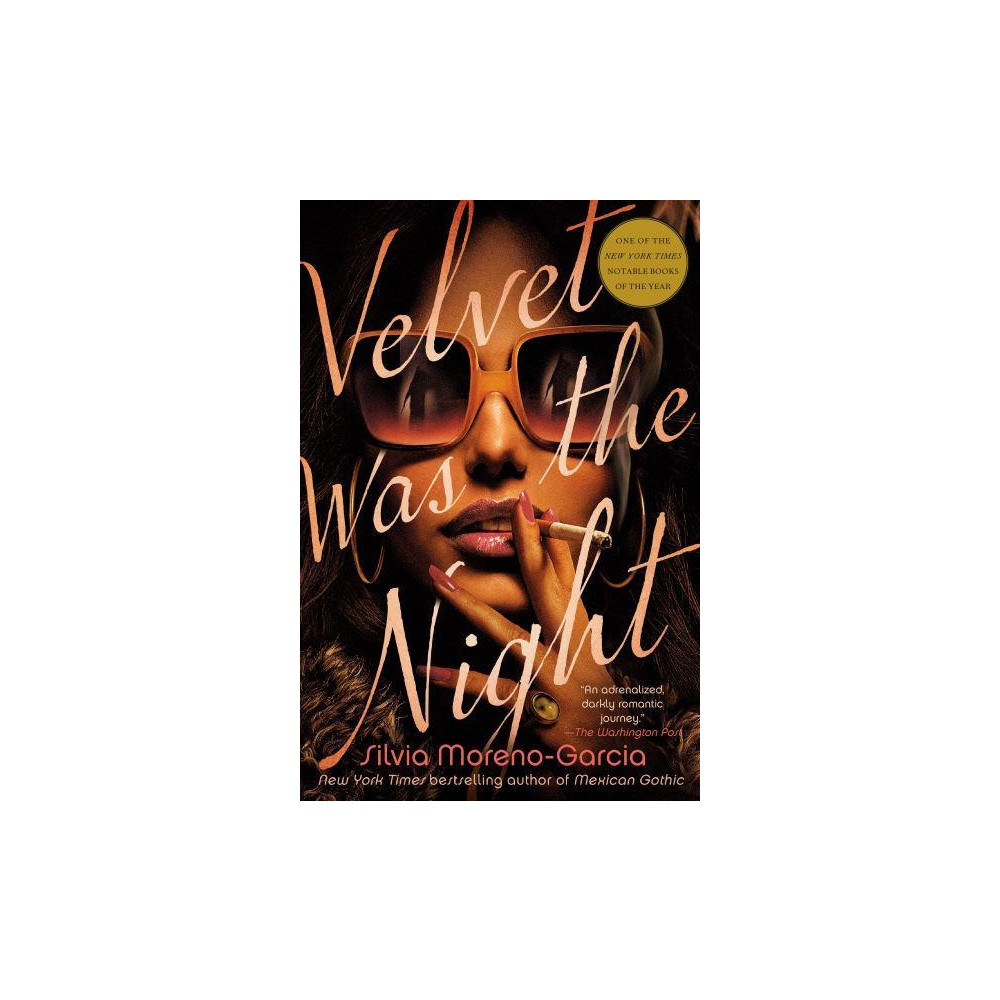 Produktbild för Velvet Was the Night (häftad, eng)