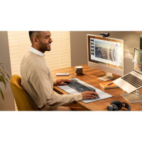 Produktbild för Logitech Signature Slim Solar+ K980 - tangentbord full size - QWERTY - Dansk/Norsk/Svensk/Finsk - grafit Inmatningsenhet
