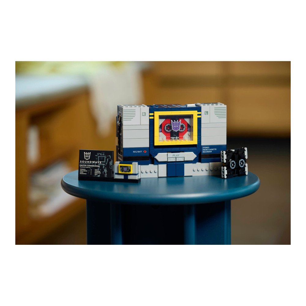 Produktbild för LEGO Icons 10358 - Transformers: Soundwave - byggsats