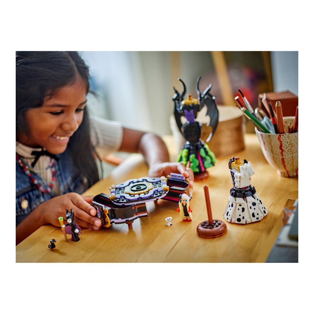 Produktbild för LEGO Disney Villains 43262 - Maleficents och Cruella De Vils klänningar - byggsats