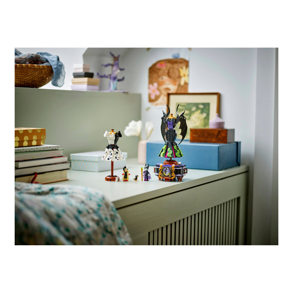 Produktbild för LEGO Disney Villains 43262 - Maleficents och Cruella De Vils klänningar - byggsats
