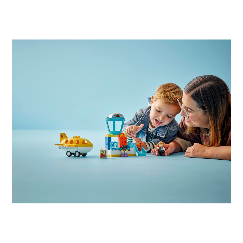 Produktbild för LEGO DUPLO 10443 - Första gången på flygplatsen - byggsats