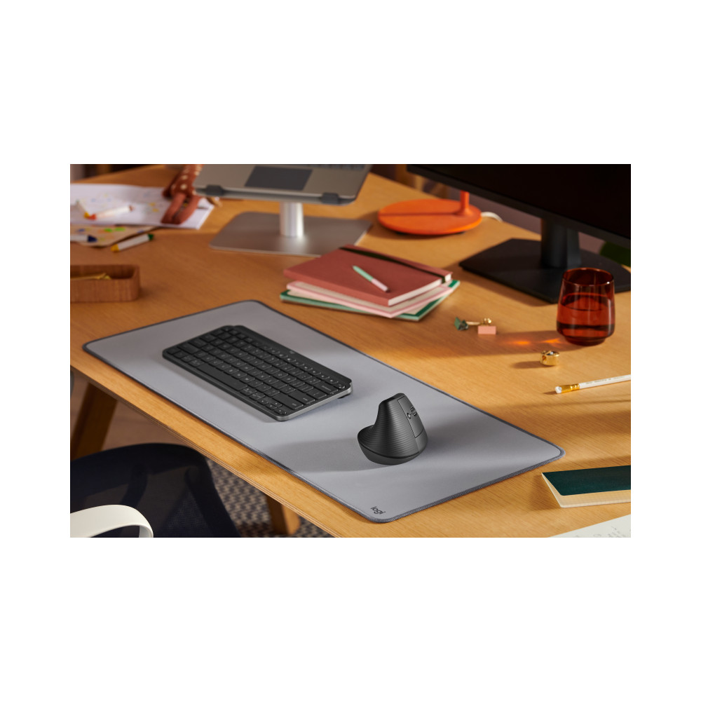 Produktbild för Logitech Lift Vertical Ergonomic Mouse - vertikal mus - Bluetooth, 2.4 GHz - grafit