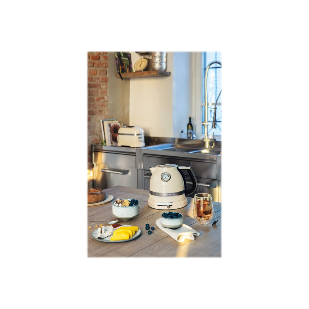 Produktbild för KitchenAid 5KEK1522EAC - vattenkokare - kräm