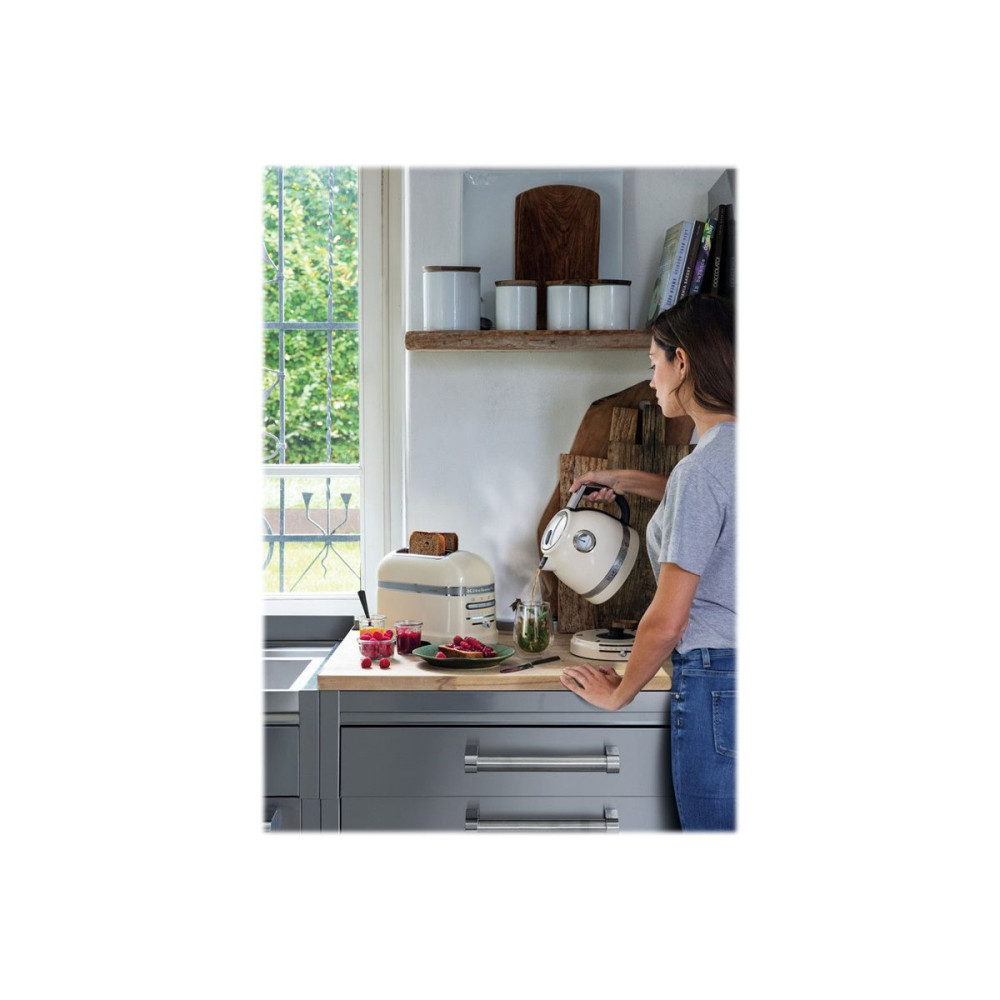 Produktbild för KitchenAid 5KEK1522EAC - vattenkokare - kräm