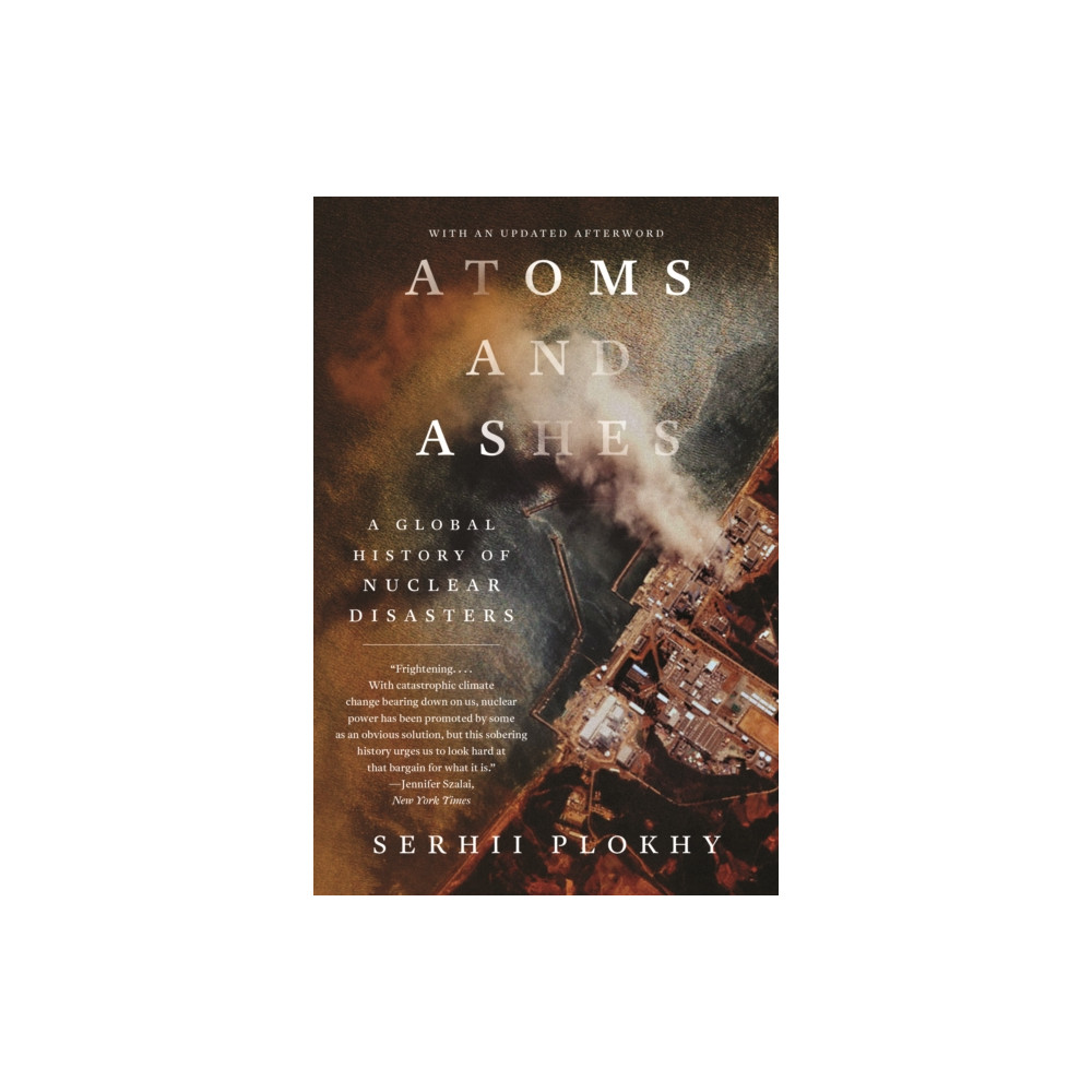 Produktbild för Atoms and Ashes (häftad, eng)
