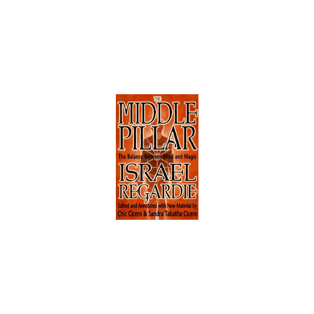 Produktbild för Middle pillar - the balance between mind and magic (häftad, eng)