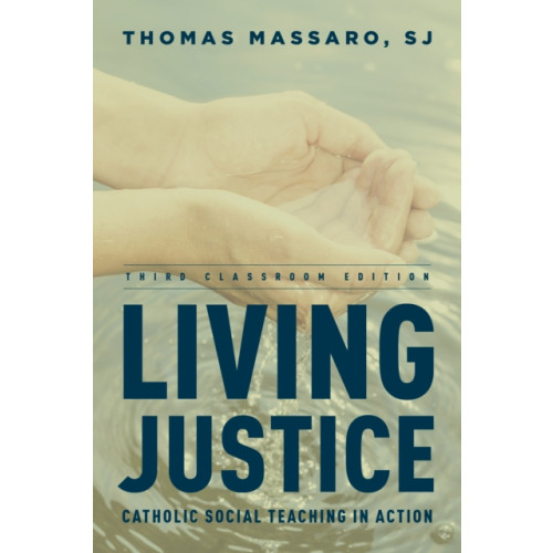 Rowman & littlefield Living Justice (häftad, eng)