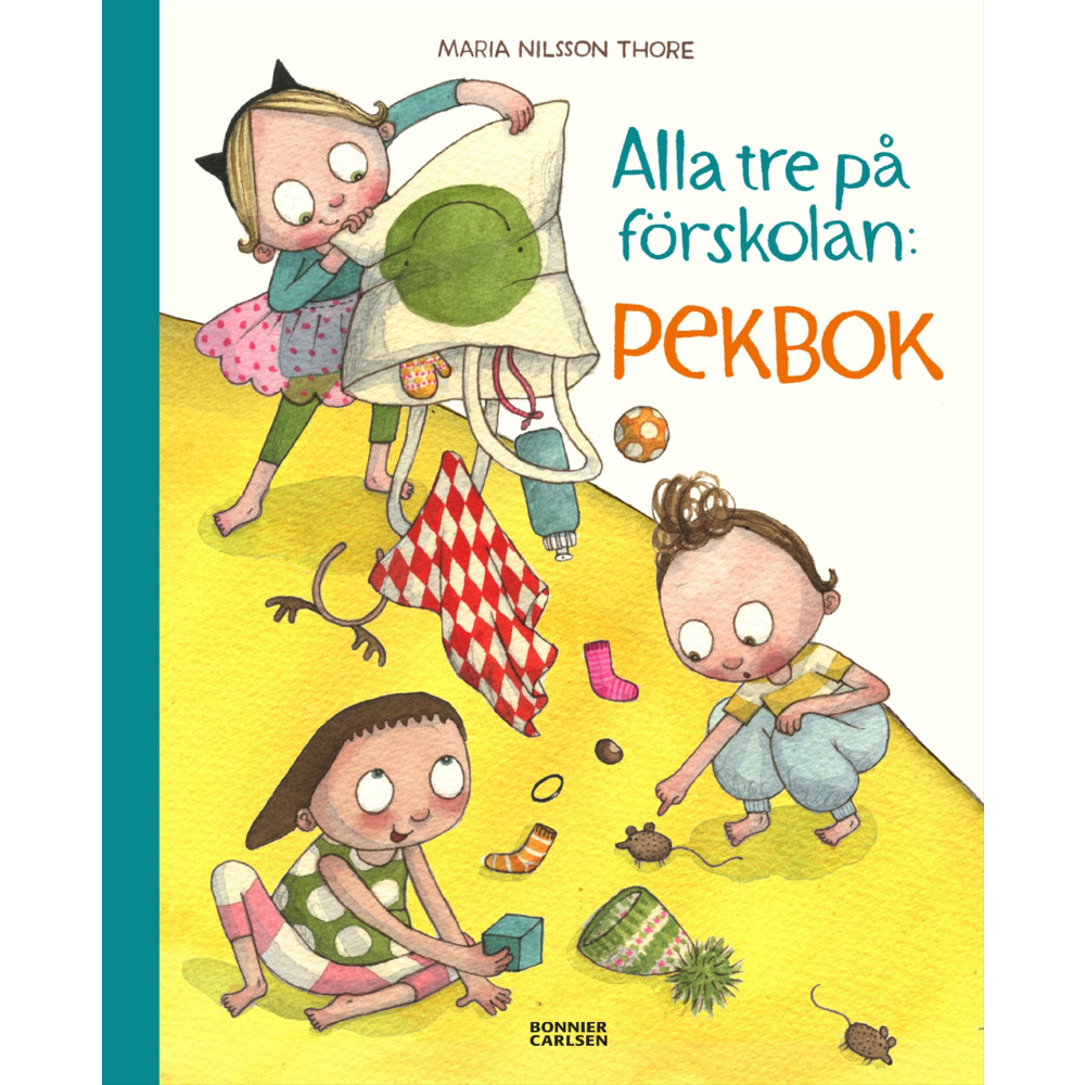 Produktbild för Alla tre på förskolan. Pekbok (bok, board book)