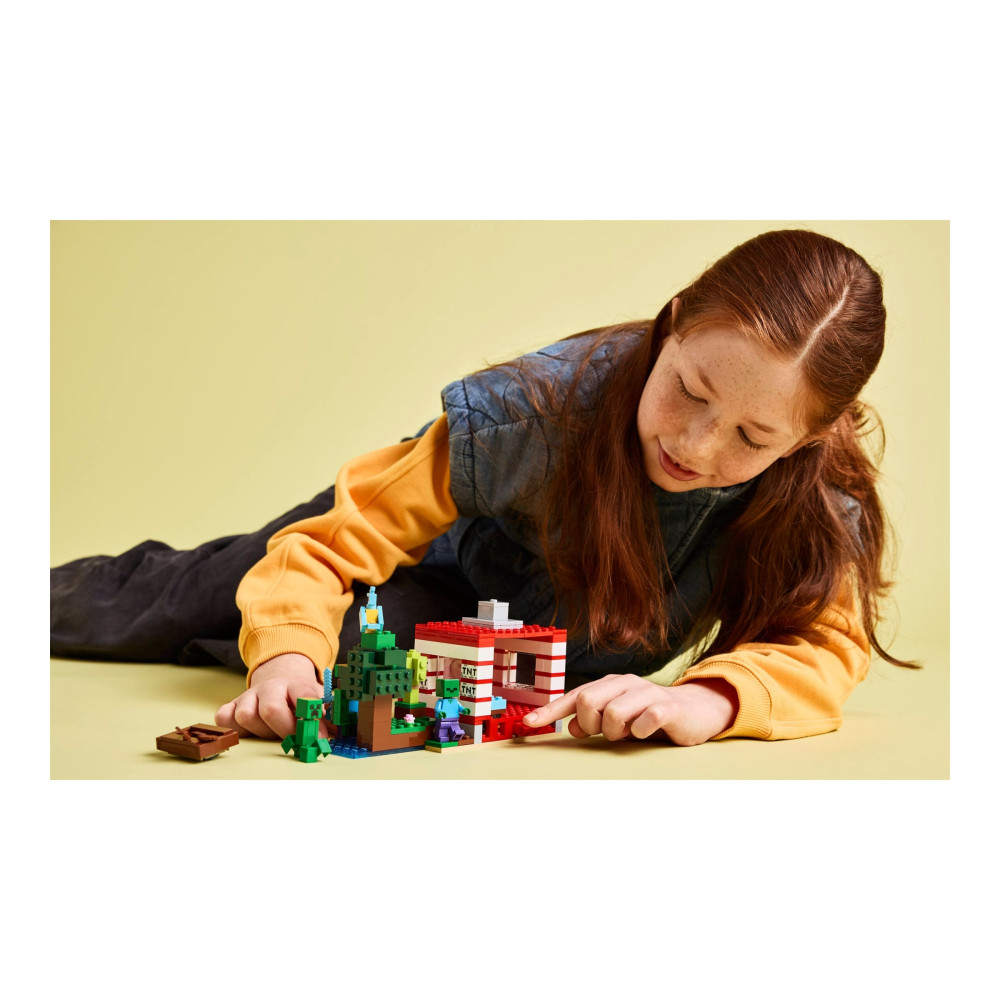 Produktbild för LEGO Minecraft 21275 - TNT Dschungelhus - byggsats