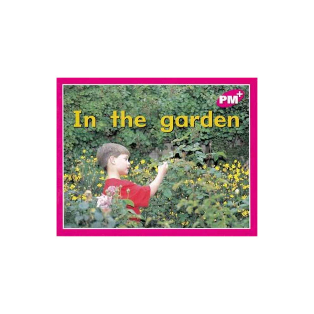 Produktbild för In the garden (häftad, eng)