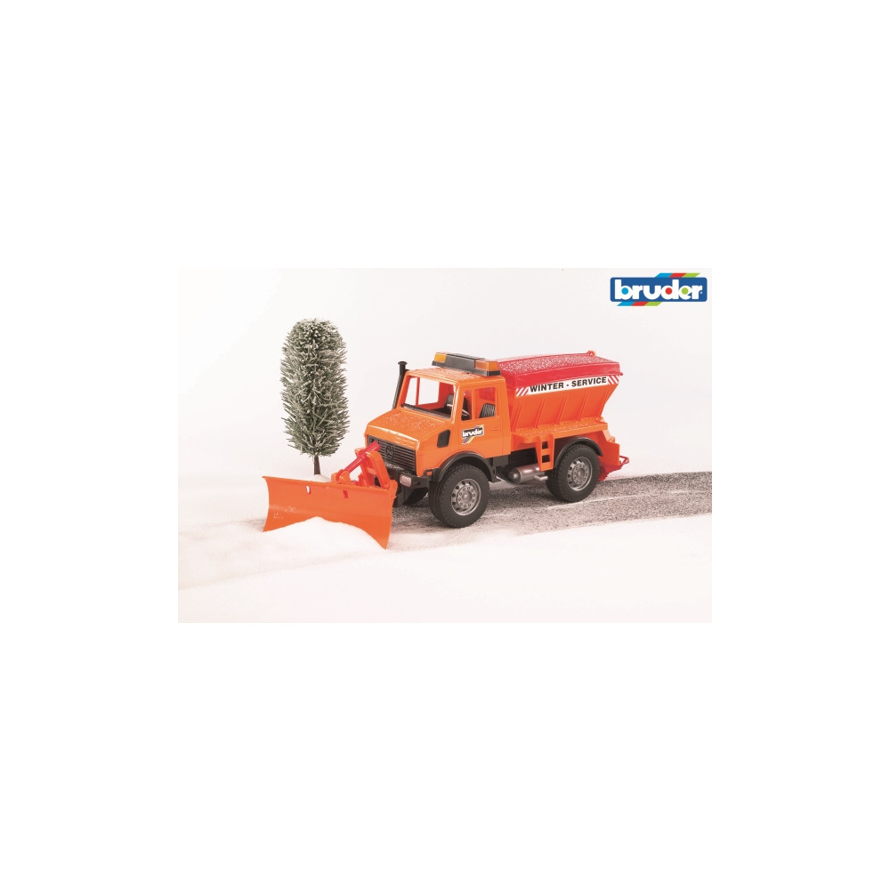 Produktbild för Bruder Mercedes-Benz Unimog winter service with plow blade t...