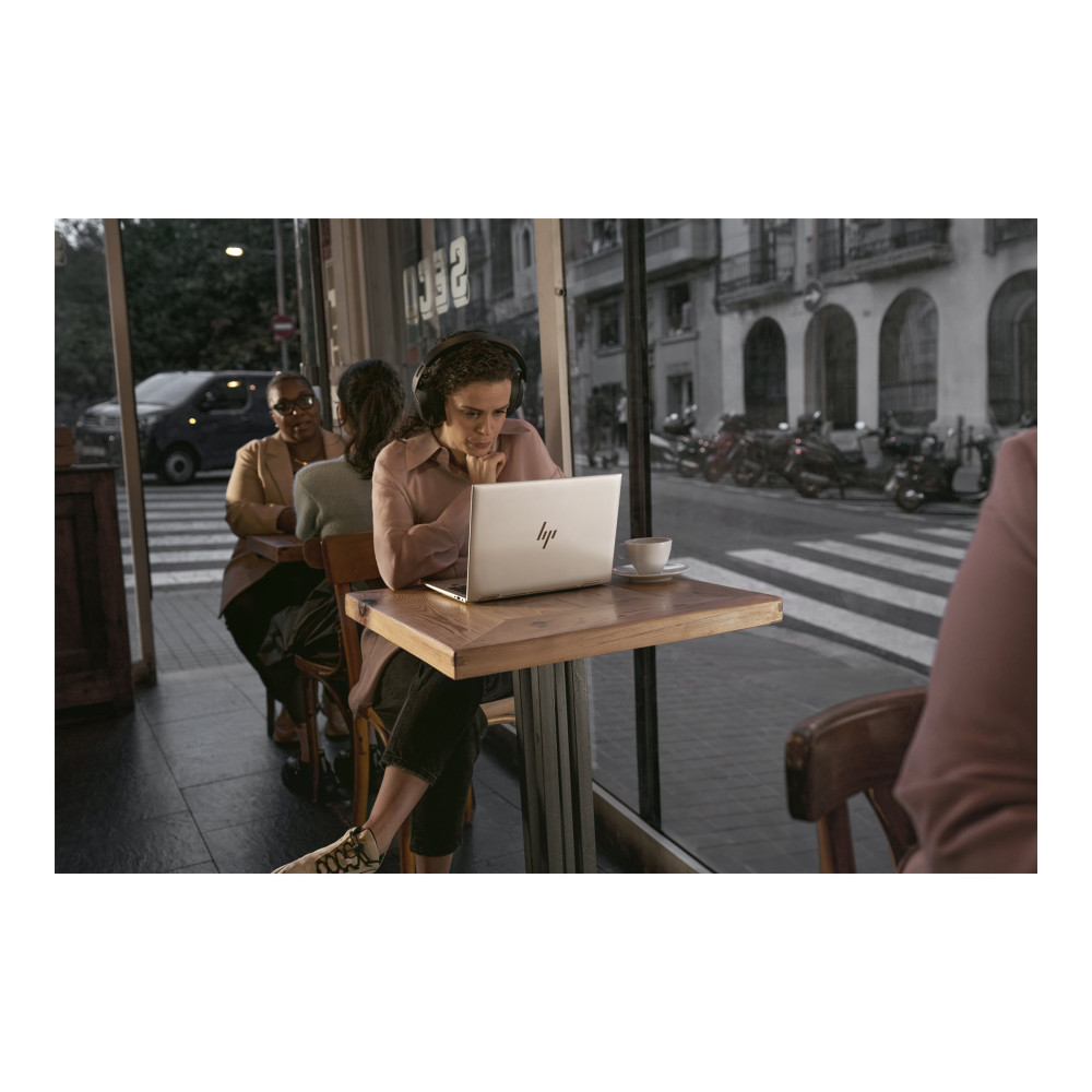 Produktbild för HP EliteBook 6 G1ah Notebook - 14" - AMD Ryzen 5 - 220 - 16 GB RAM - 512 GB SSD - hela norden