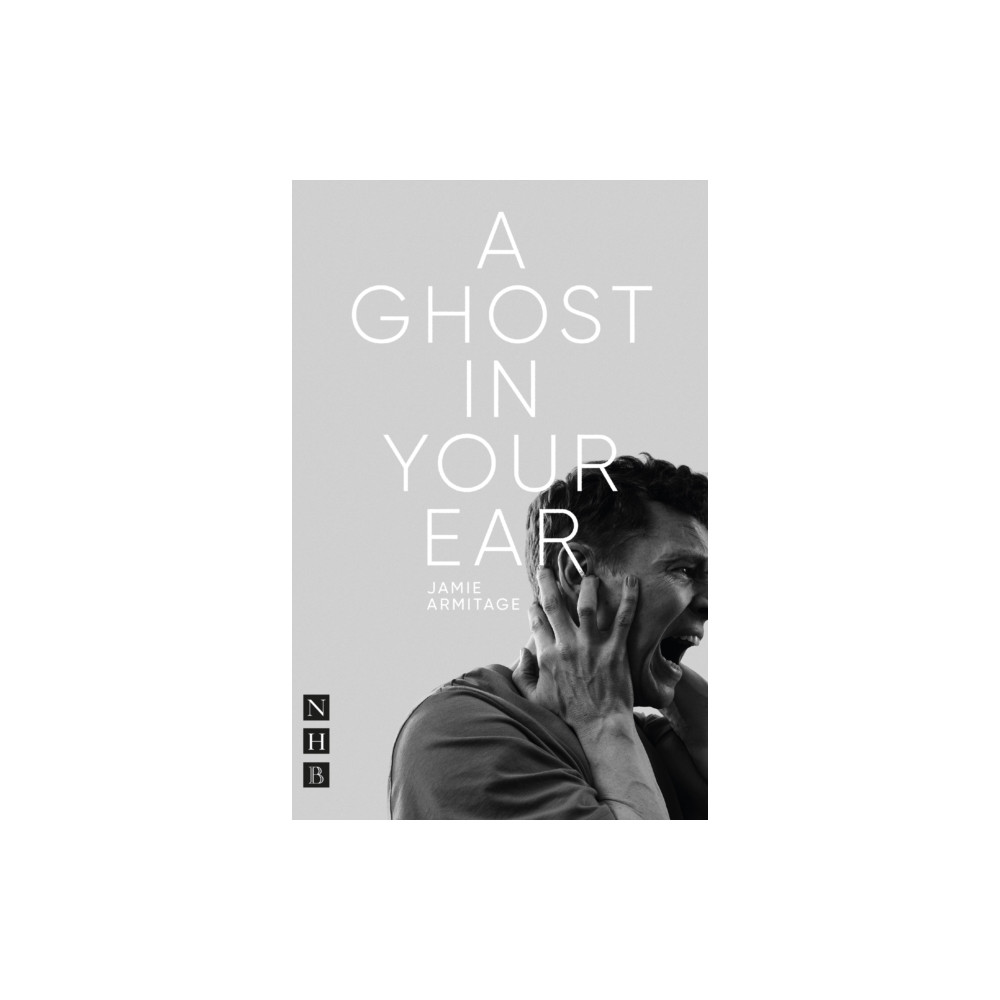 Produktbild för A Ghost In Your Ear (häftad, eng)