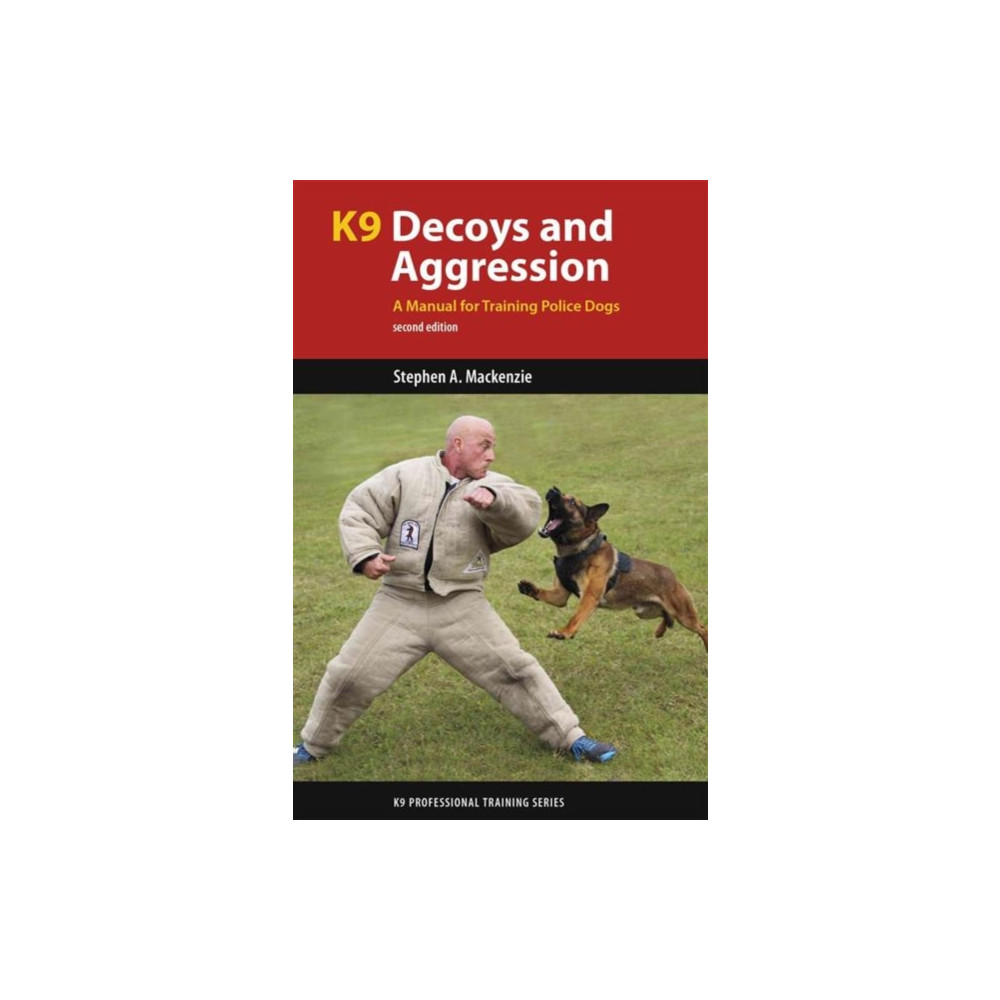 Produktbild för K9 Decoys and Aggression (häftad, eng)