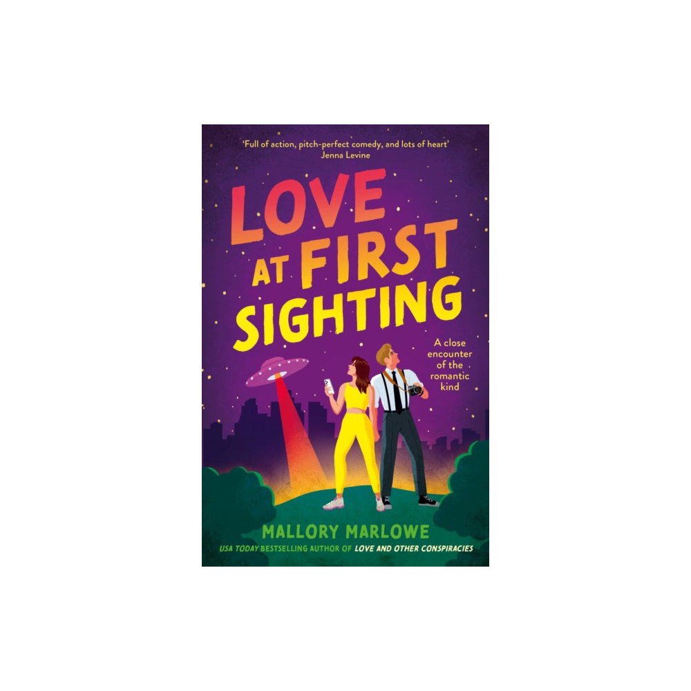 Produktbild för Love at First Sighting (häftad, eng)