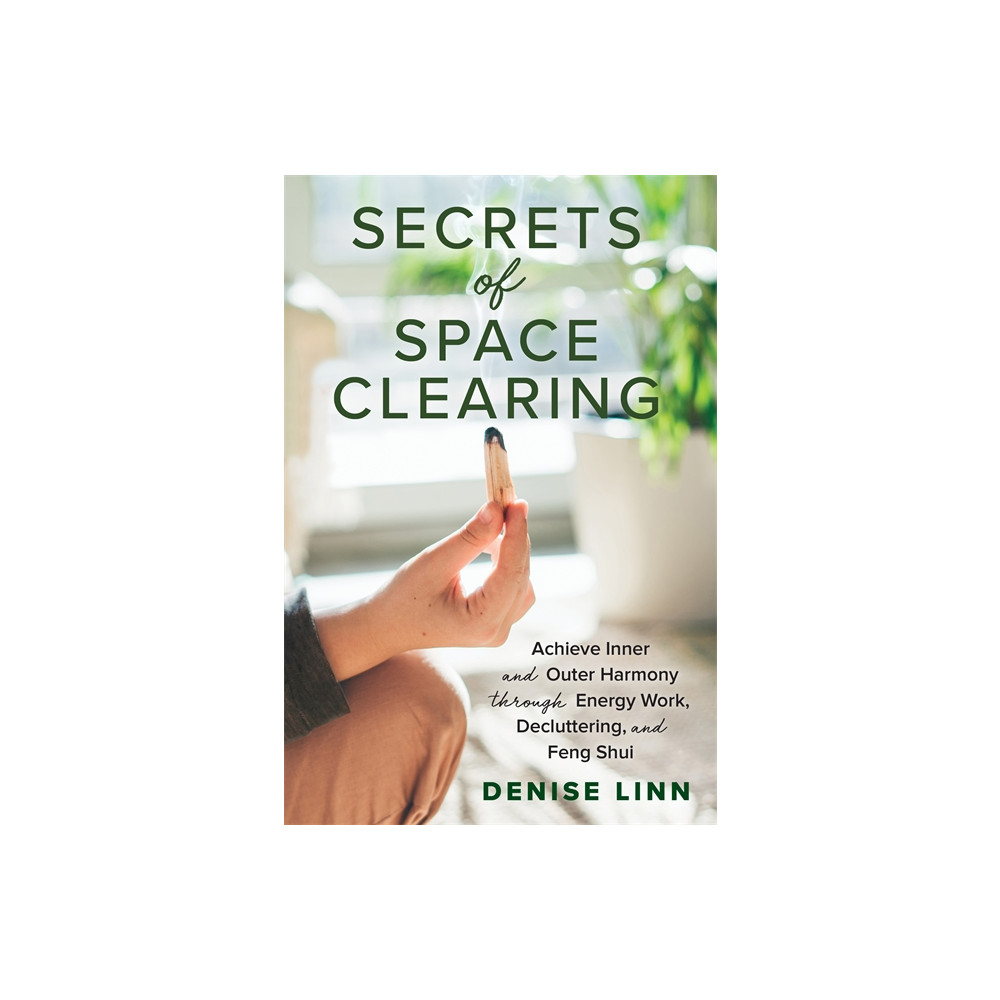 Produktbild för Secrets of Space Clearing (häftad, eng)