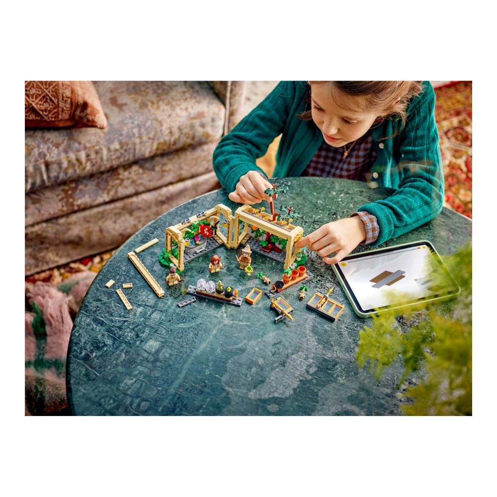 Produktbild för LEGO Harry Potter - Hogwarts Castle: Herbology Class - byggsats