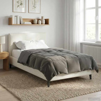 Produktbild för Full Års-Duvet Quiltad Ljusgrå 135 x 200 cm Mikrofiber