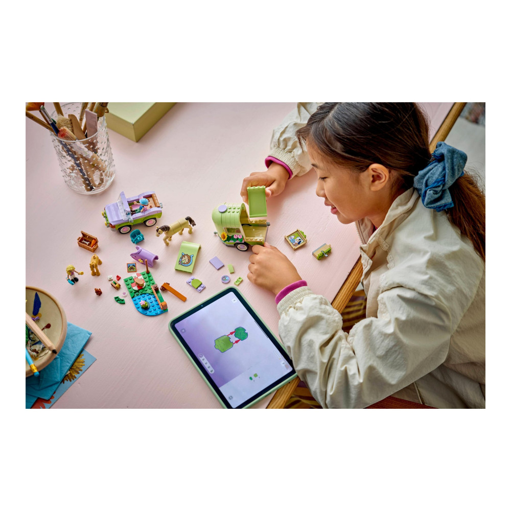 Produktbild för LEGO Friends 42695 - Häst & Fölet Transportående - byggsats