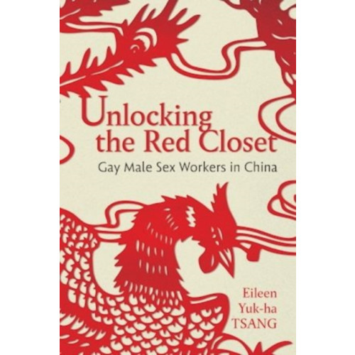 New York University Press Unlocking the Red Closet (häftad, eng)
