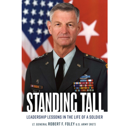 Casemate Publishers Standing Tall (häftad, eng)