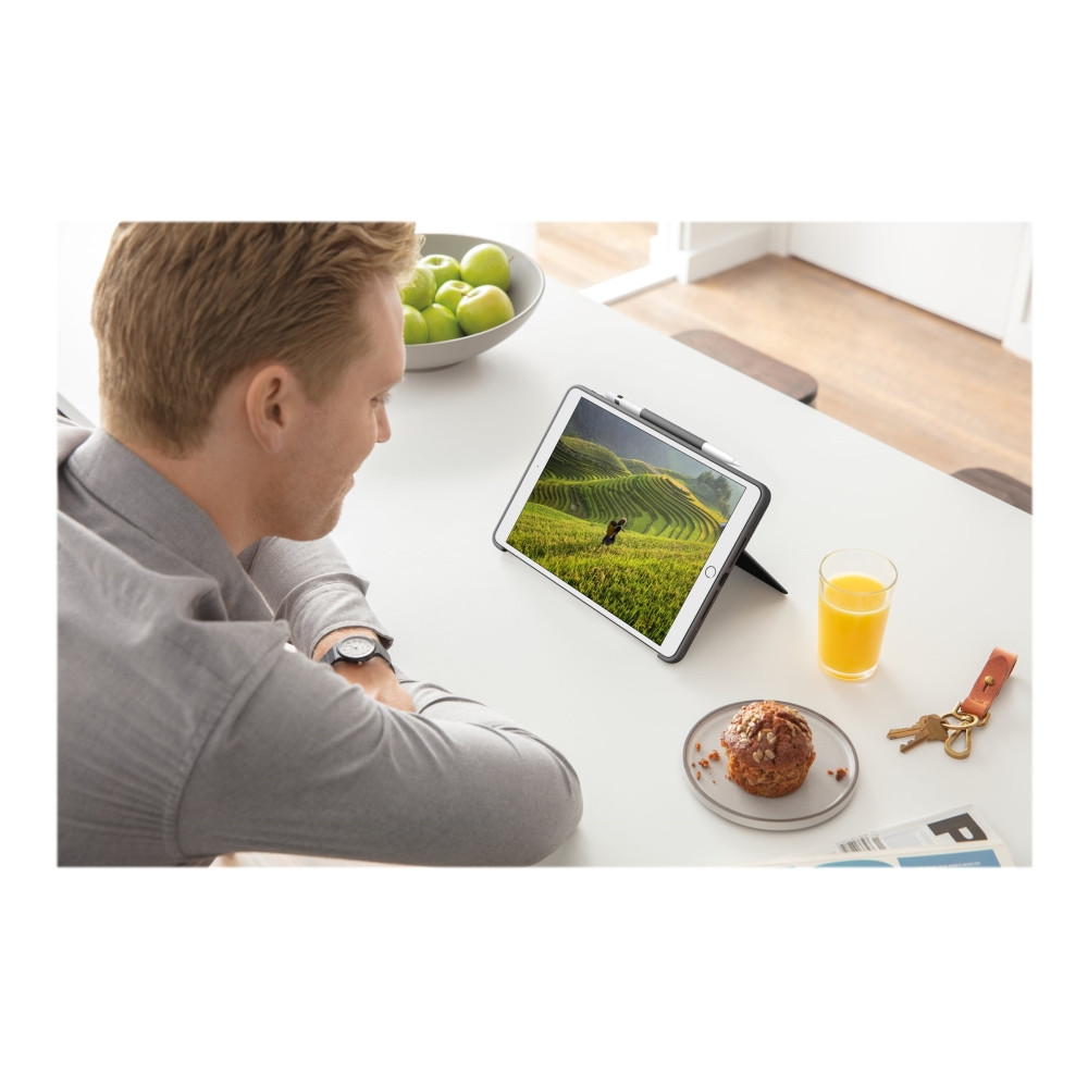 Produktbild för Logitech Combo Touch - tangentbord och foliefodral - med pekdyna - QWERTY - USA, internationellt - grafit Inmatningsenhet