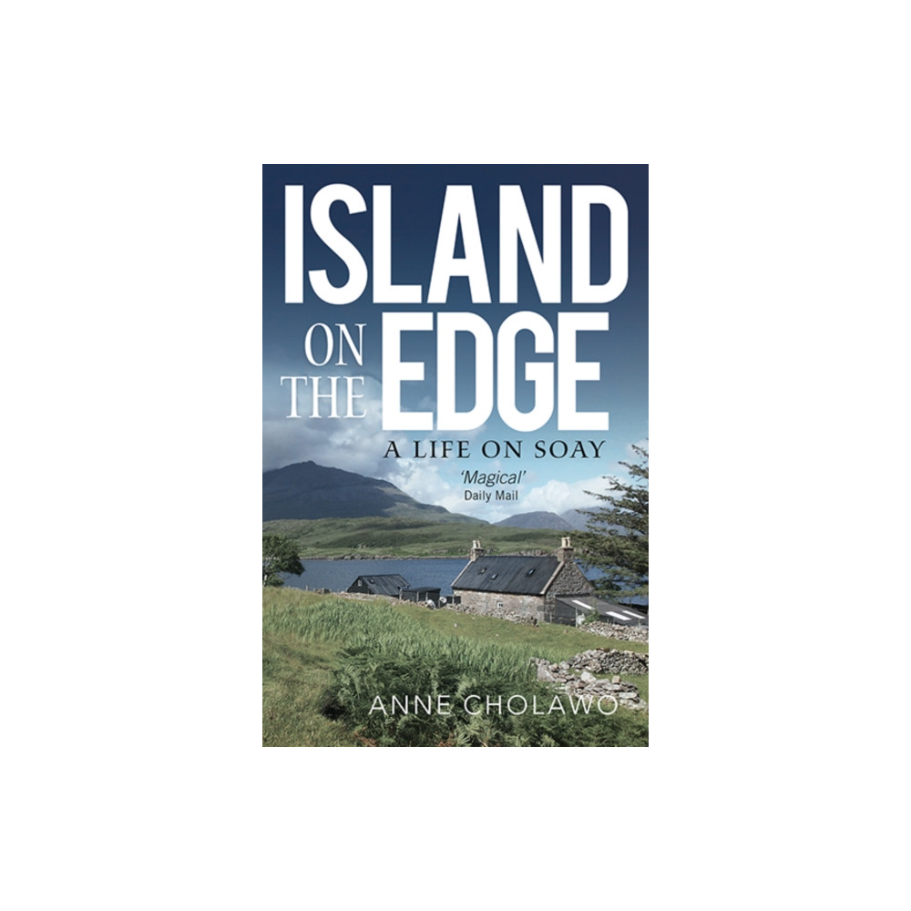 Produktbild för Island on the Edge (häftad, eng)