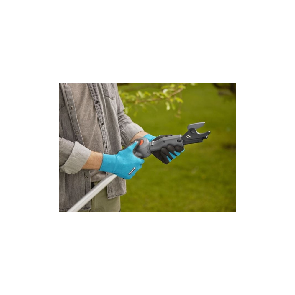 Produktbild för GARDENA SAX 360 CM BATTERI 18 VOLT INKL. BATTERI OCH LADDARE